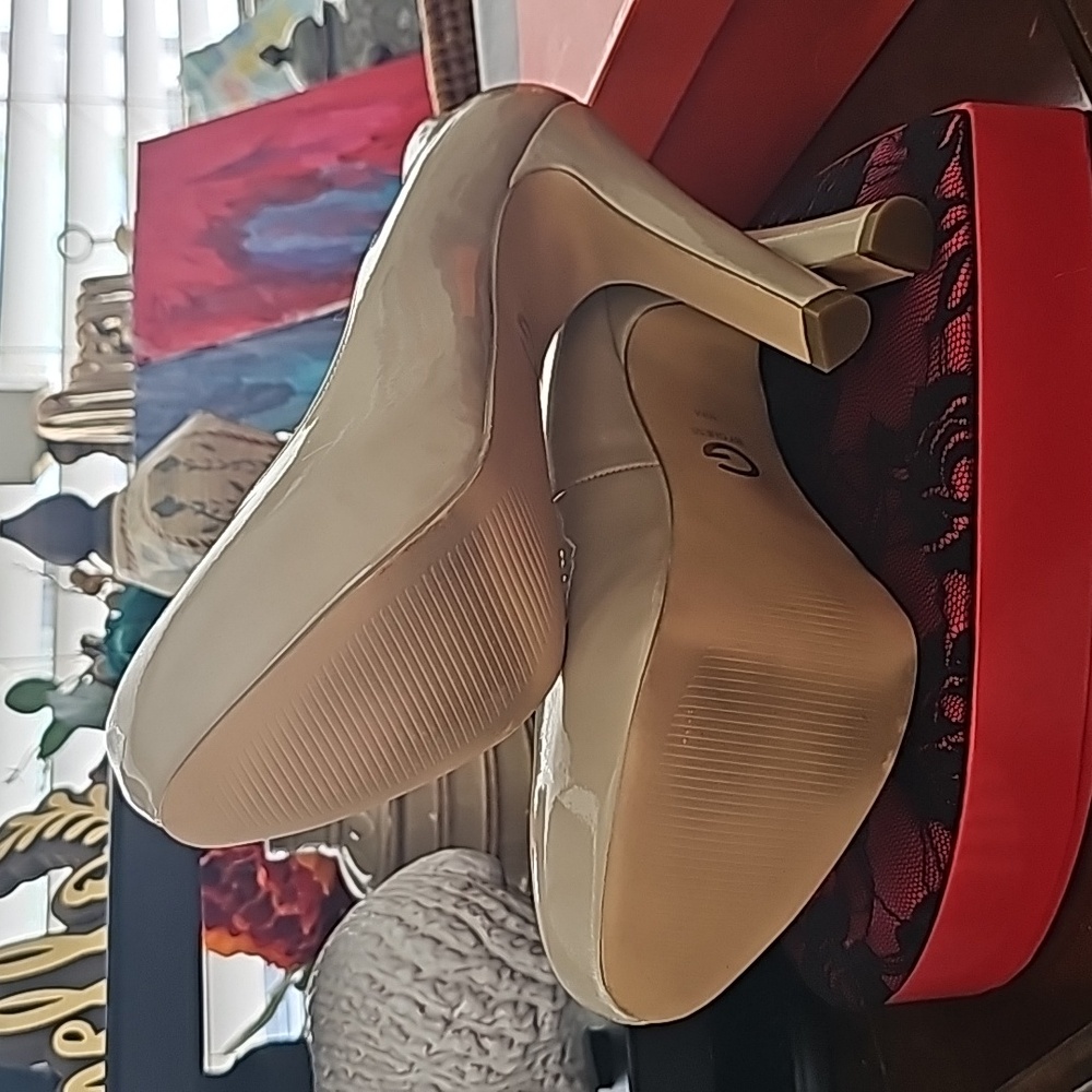 Nude Pumps - Picture 4 of 5